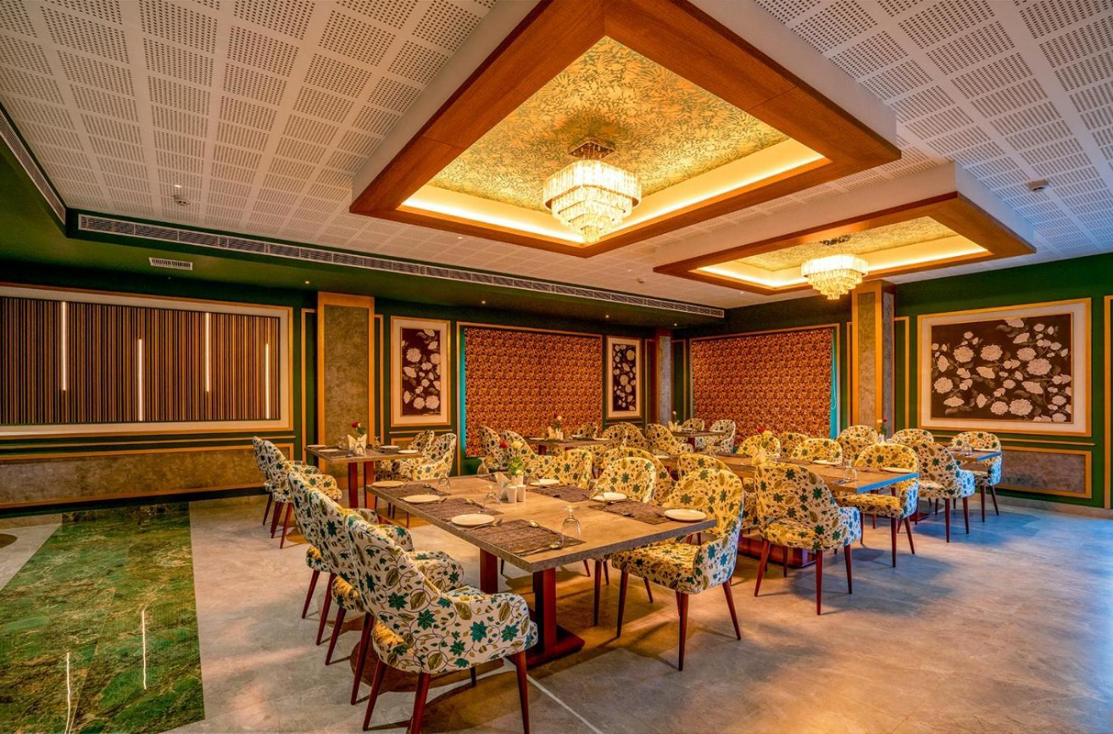 Hotel Grand Avenue Pambadi Eksteriør bilde